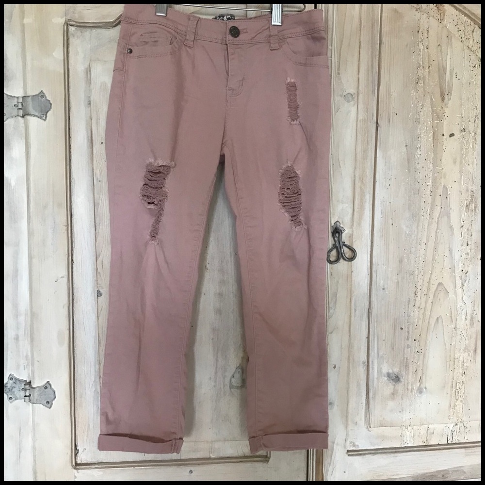 HOT KISS DISTRESSED CAPRIS 🖤